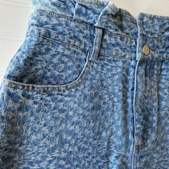 Le Lis S Blue Textured Cutoff Raw Hem Ruffle Trim High Rise Denim Jean Shorts - Picture 4 of 10